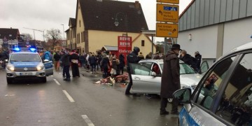 Γερμανία: Όχημα έπεσε πάνω σε παρέλαση καρναβαλιστών – Υπάρχουν τραυματίες (φωτο)