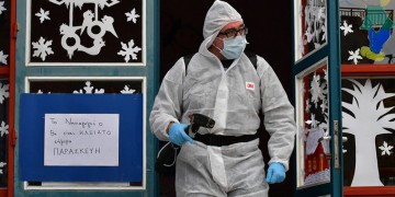 Άνοιγμα των σχολείων υπό τη σκιά του κορονοϊού – Τι ξέρουν έως τώρα οι επιστήμονες και τι όχι