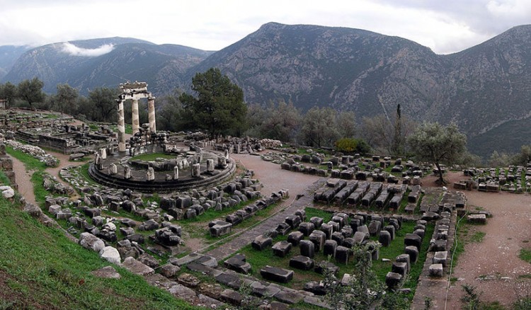 Τα δελφικά παραγγέλματα ταξιδεύουν σε ολόκληρο τον κόσμο