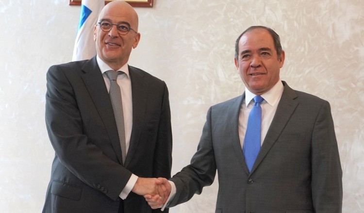 Δένδιας: Ελλάδα και Αλγερία ενάντια σε οποιαδήποτε ξένη παρέμβαση στη Λιβύη