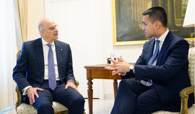 Δένδιας μετά τη συνάντηση με Ντι Μάιο: Κοινή αντίληψη ότι τα τουρκολιβυκά μνημόνια είναι παράνομα