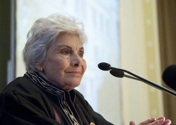 Η Κική Δημουλά νοσηλεύεται στην Εντατική
