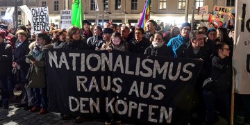 Δρέσδη: Χιλιάδες άνθρωποι συμμετείχαν σε πορείες κατά του ξενοφοβικού κινήματος Pegida