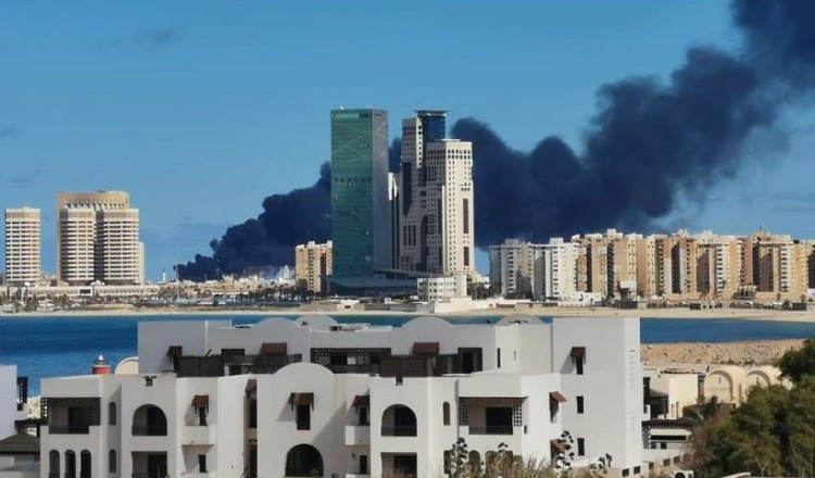 Στρατός Χαφτάρ: Επιτεθήκαμε σε τουρκικό πλοίο που ξεφόρτωνε όπλα