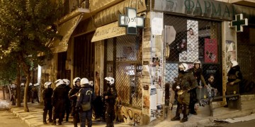 Νέα αστυνομική επιχείρηση σε υπό κατάληψη κτήριο στα Εξάρχεια 7