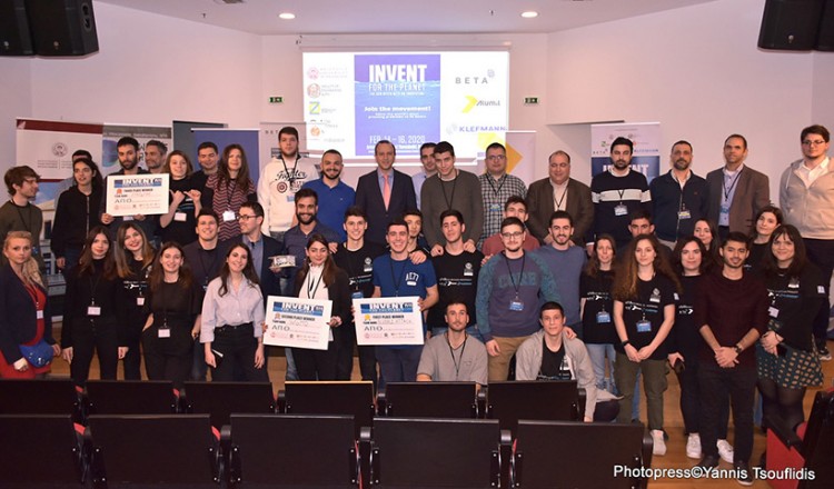 «Bubble Attack», η φοιτητική «επίθεση φυσαλίδων» που φιλοδοξεί να καθαρίσει τους ωκεανούς