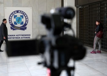 Ξηλώθηκε κύκλωμα εκβιαστών στον Πειραιά – Προσαγωγές και αστυνομικών