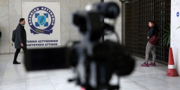 Ξηλώθηκε κύκλωμα εκβιαστών στον Πειραιά – Προσαγωγές και αστυνομικών