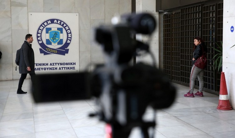 Ξηλώθηκε κύκλωμα εκβιαστών στον Πειραιά – Προσαγωγές και αστυνομικών