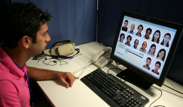 Ποινικές διώξεις για τους «33» στο κύκλωμα που έφτιαχνε διαβατήρια για αλλοδαπούς, με ταρίφα 5.000-40.000 ευρώ!