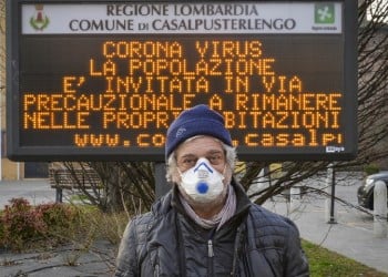 Covid-19: Επιστρέφουν από την Ιταλία οι μαθητές των 10 σχολείων που βρίσκονται εκεί