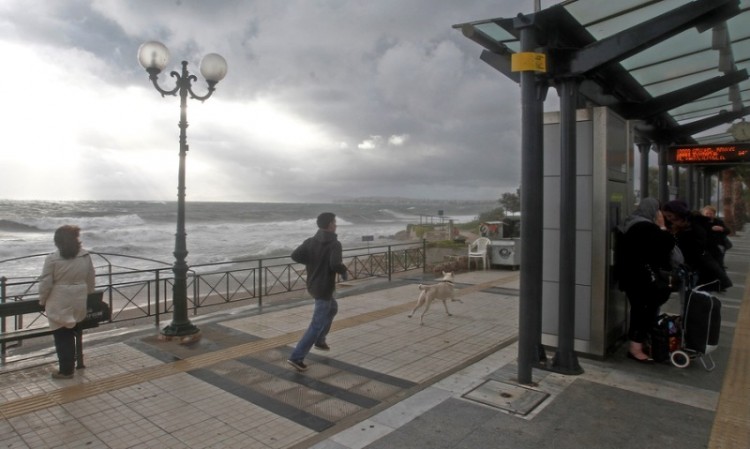 Άστατος και με βροχές ο καιρός σήμερα