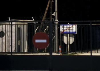 Σφράγισαν τα σύνορα στον Έβρο, αναστάτωση στη Μόρια από φήμες