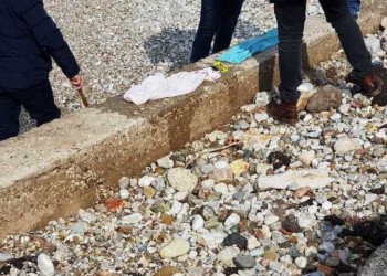 Πάτρα: Με αλλοιωμένα χαρακτηριστικά το νεκρό βρέφος στην παραλία