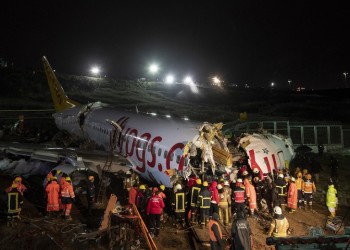 Κωνσταντινούπολη: Βίντεο-ντοκουμέντο με το Boeing που έκανε βουτιά στο αεροδρόμιο