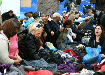 Κοινή επιχείρηση «σκούπα» ΕΛΑΣ - Δήμου Πειραιά για την αντιμετώπιση του παρεμπορίου