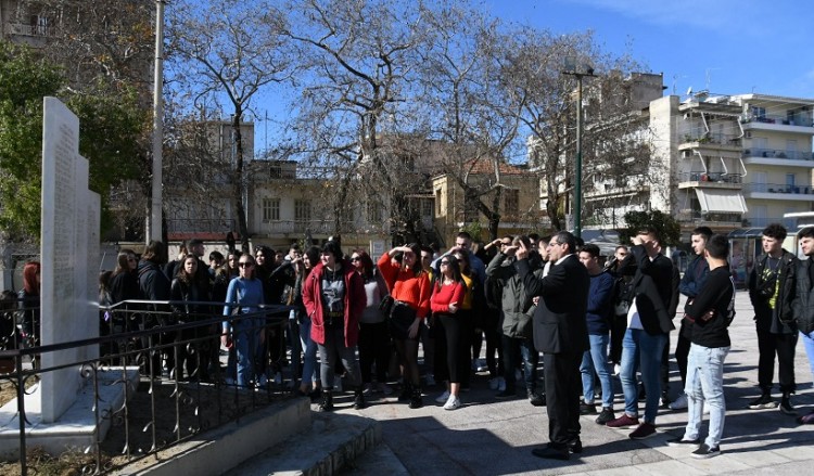 Στις γειτονιές των Ποντίων και των Μικρασιατών με μαθητές από το Κιλκίς ο Πελετίδης (βίντεο)