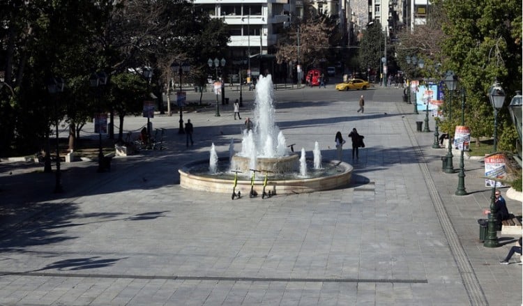 Μυοκτονία στην Πλατεία Συντάγματος μετά από καταγγελίες για ύπαρξη τρωκτικών