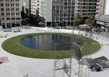 Σχεδόν έτοιμη η Πλατεία Ομονοίας, και με νερό το σιντριβάνι της (φωτο)