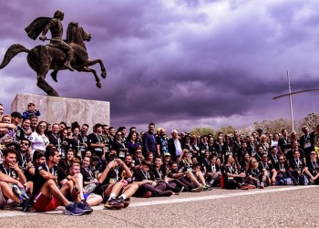 Η ΠΟΕ τρέχει στον 15ο Διεθνή Μαραθώνιο «Μέγας Αλέξανδρος» και ενισχύει τον αγώνα των Γιαζίντι