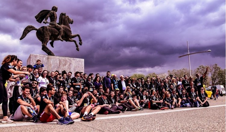 Η ΠΟΕ τρέχει στον 15ο Διεθνή Μαραθώνιο «Μέγας Αλέξανδρος» και ενισχύει τον αγώνα των Γιαζίντι