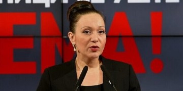 Σκόπια: Υπουργός τοποθέτησε ταμπέλα με το όνομα «Δημοκρατία της Μακεδονίας»