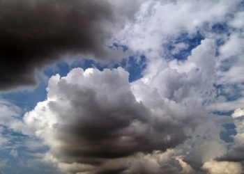 Ο καιρός σήμερα: Συννεφιά και ασθενείς βροχές έως την Τετάρτη