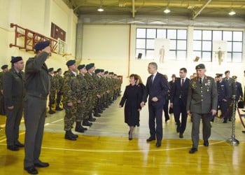 Με τις τιμές που αρμόζουν σε ήρωες κηδεύτηκε ο ταγματάρχης Γεώργιος Κατσάνης