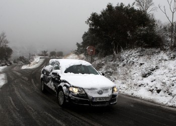 Άλλαξε ο καιρός και χιονίζει σε περιοχές της Θεσσαλονίκης