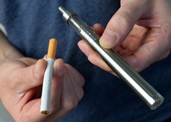 Πώς μπορεί το ηλεκτρονικό τσιγάρο να βλάψει τους πνεύμονες