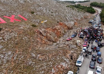 Χίος: Δικογραφία για κατοίκους που εμπόδιζαν τη μεταφορά προσφύγων και μεταναστών