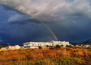 Μικρή άνοδος θερμοκρασίας και τοπικές βροχές σήμερα
