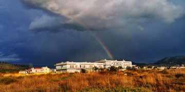 Μικρή άνοδος θερμοκρασίας και τοπικές βροχές σήμερα