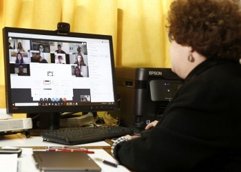 Από Δευτέρα τα εξ αποστάσεως μαθήματα στα δημοτικά σχολεία