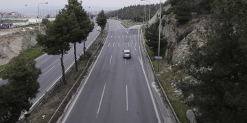 Με ελικόπτερα, drone, μπλόκα σε διόδια και αυτόφωρο ο έλεγχος απαγόρευσης της κυκλοφορίας