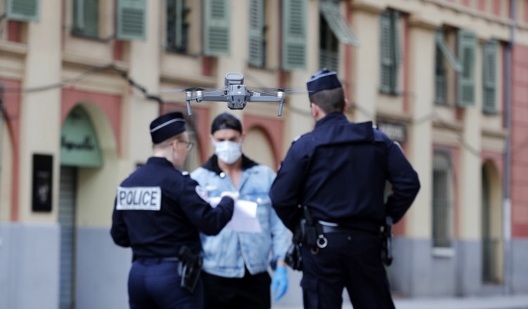 Κορονοϊός: Σε «έκτακτη ανάγκη» η Γαλλία, 4.764 νέα κρούσματα στη Γερμανία