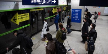 Έπειτα από τον δίμηνο αποκλεισμό λόγω του κορονοϊού, η Ουχάν προσπαθεί να επιστρέψει στην κανονικότητα