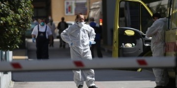 Ξεπέρασαν τους 2.000 οι νεκροί από Covid-19 στην Ελλάδα – 608 ασθενείς σε ΜΕΘ