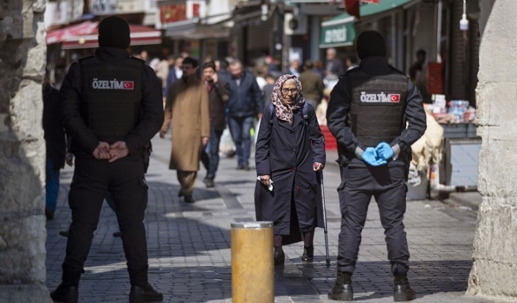 Εννέα νεκροί λόγω κορονοϊού στην Τουρκία