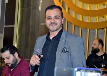 Βασίλης Τοπαλίδης: Ένας ανερχόμενος, πολλά υποσχόμενος τραγουδιστής (βίντεο)