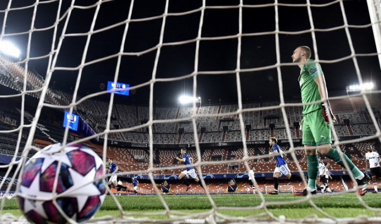 Αναβλήθηκαν οι τελικοί του Champions League και του Europa League 2