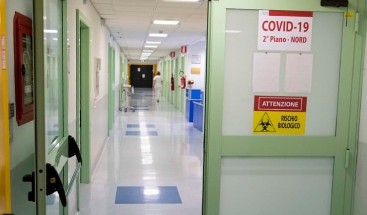 Πάνω από 990.000 νεκροί από τη νόσο Covid-19