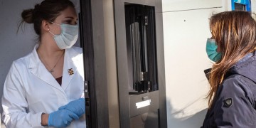 Να φορούν μάσκα τα παιδιά από 12 ετών και άνω συνιστά ο Παγκόσμιος Οργανισμός Υγείας