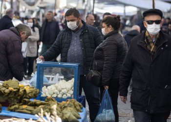 Τουρκία: Η κυβέρνηση απειλεί πως θα δημεύσει εργοστάσια εάν δεν πουλήσουν τις μάσκες προστασίας στη χώρα