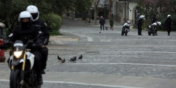 Μέχρι τις 4 Μαΐου παρατείνονται τα μέτρα που ισχύουν για τον κορονοϊό