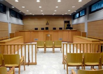 Ποινή φυλάκισης 12 μηνών με αναστολή σε καθηγήτρια ΕΠΑΛ που δεν φορούσε μάσκα στην τάξη