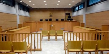 Ποινή φυλάκισης 12 μηνών με αναστολή σε καθηγήτρια ΕΠΑΛ που δεν φορούσε μάσκα στην τάξη