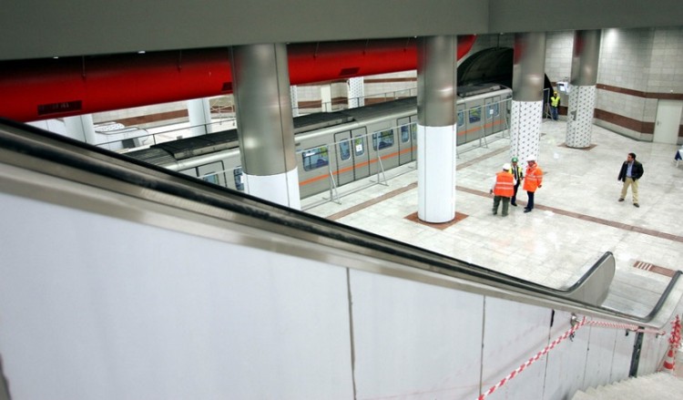 Αύξηση δρομολογίων στα μέσα μεταφοράς – Ανακαλούνται άδειες των οδηγών  2