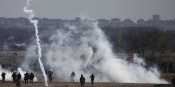 Spiegel: Η Τουρκία πυροδότησε τα επεισόδια στα ελληνικά σύνορα