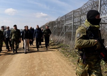 Έβρος: Χημικά και πετροπόλεμος μεταξύ αστυνομικών και μεταναστών (βίντεο)